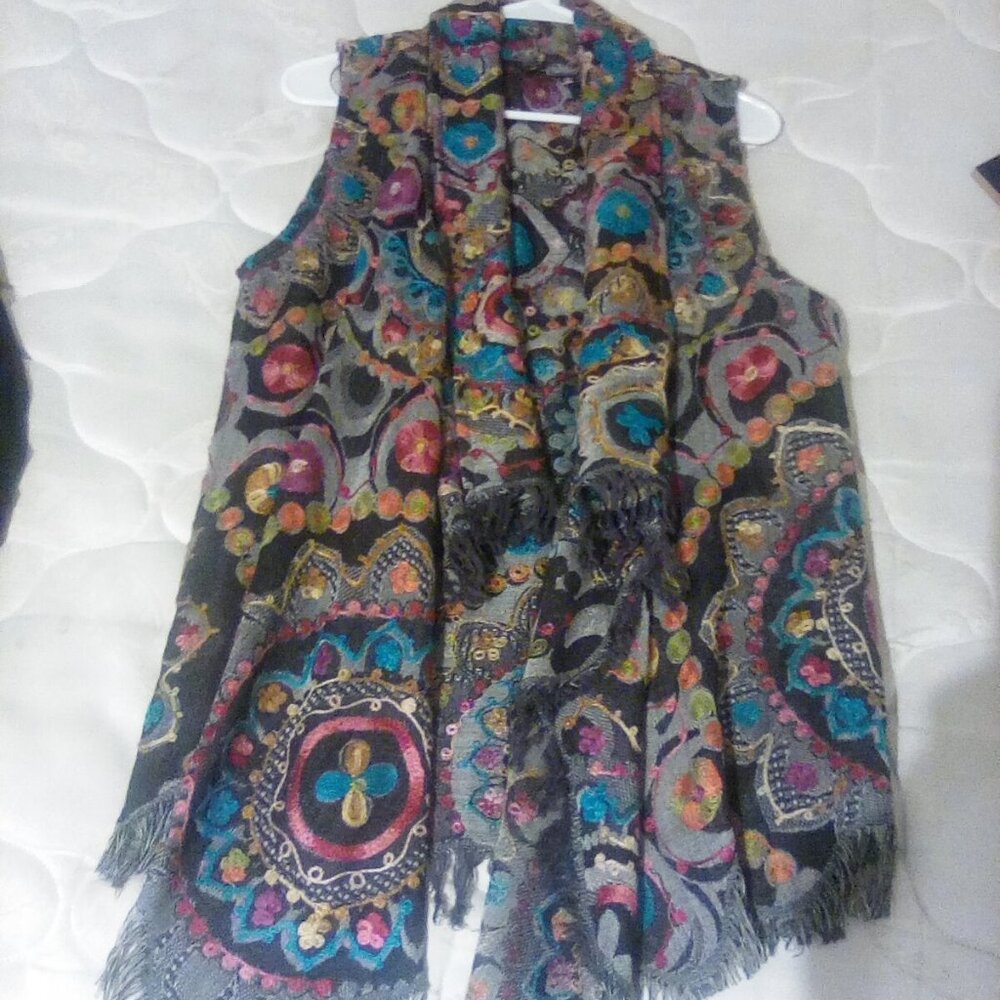 ANU Women's Gray\Mutli-Color Embroidered Floral Fringed Wool Vest Size S